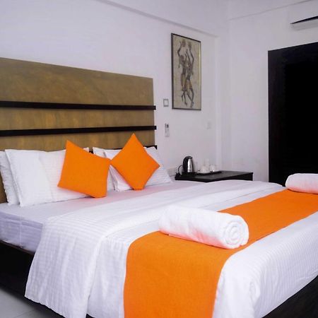 360 Beach Residence Negombo Exterior foto